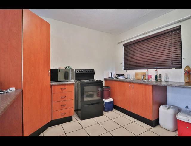 2 BEDROOM APARTMENT FOR SALE IN MONTCLAIR
